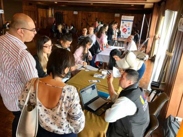 Concurso de carrera suma y resta empleos en la Alcaldía de Manizales y en la Gobernación de Caldas