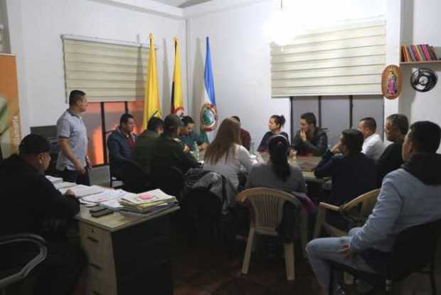 La reunión se realizó en el despacho del alcalde, Andrés Felipe Aristizábal.
