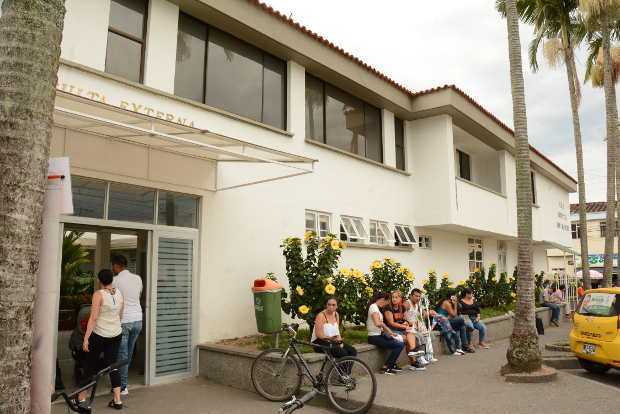 Amplían plazo para elegir nuevos gerentes y directores de hospitales públicos Amplían plazo para elegir nuevos gerentes y directores de hospitales públicos