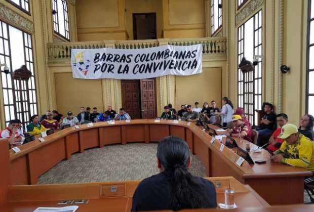 Barras de los equipos colombianos se reunieron en Manizales por la convivencia