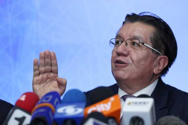 El ministro de Salud, Fernando Ruiz Gómez.