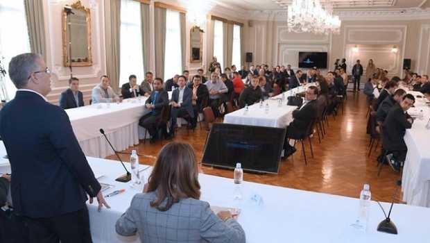 Avanza reunión de Iván Duque con gobernadores y alcaldes para enfrentar covid-19 Avanza reunión de Iván Duque con gobernadores y alcaldes para enfrentar covid-19