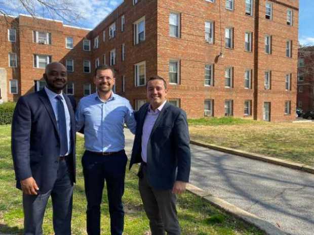 El gobernador de Caldas, Luis Carlos Velásquez (centro) estuvo acompañado en su gira del secretario de Planeación, Valetín Sierra (derecha). El gobernador de Caldas, Luis Carlos Velásquez (centro) estuvo acompañado en su gira del secretario de Planeación, Valetín Sierr