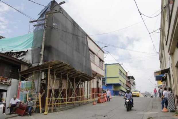 Dos predios en riesgo de colapsar en  Manizales 