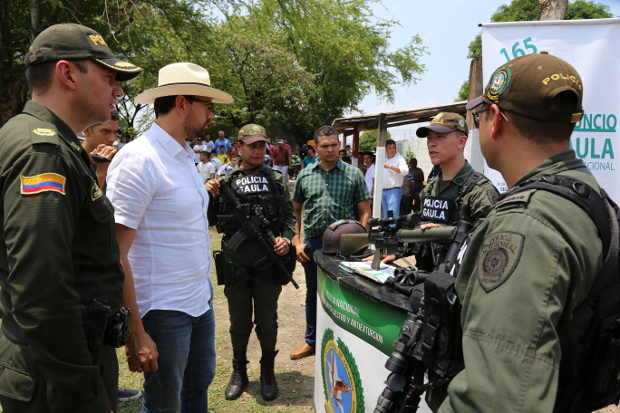 La entrega de la unidad Gaula.