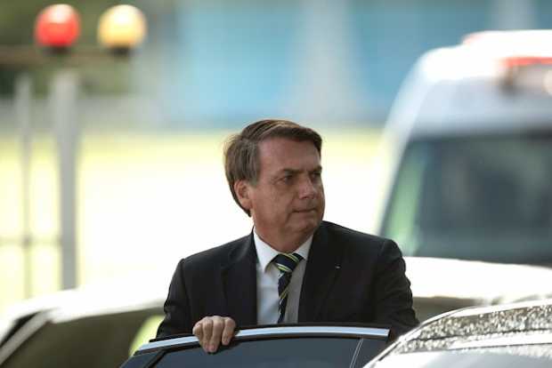 Jueza impide a Bolsonaro promover campañas contra cuarentenas