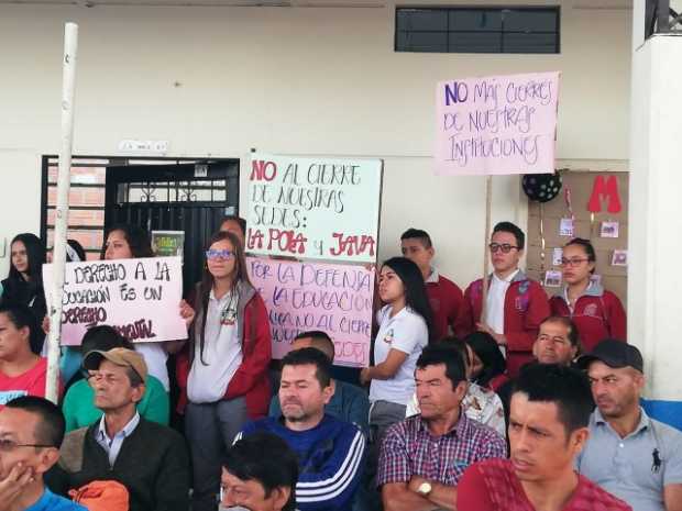 Preocupación en la comunidad por cierres de escuelas La Pola y Java, en el Bajo Tablazo 