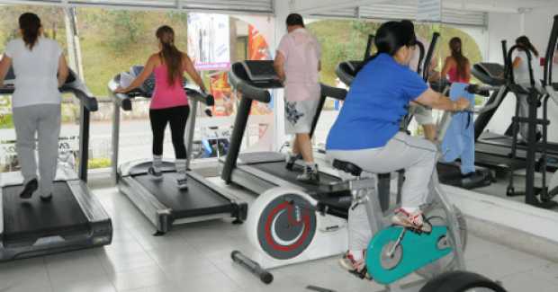 Los expertos recomiendan hacer ejercicio en casa. Las autoridades sugirieron evitar recintos cerrados como gimnasios. Los expertos recomiendan hacer ejercicio en casa. Las autoridades sugirieron evitar recintos cerrados como gimnasios.