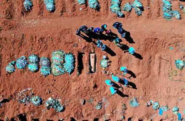 Foto | EFE | LA PATRIA En América se han confirmado ya 2,45 millones de casos de covid-19, con 143.700 muertes, en su mayoría en