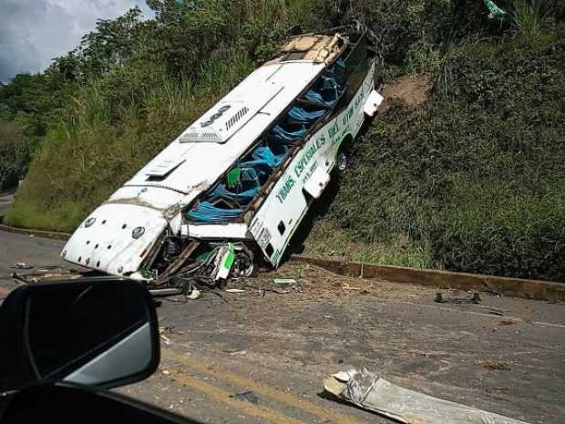 Rodó bus en Pereira  