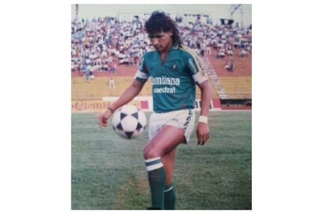 El futbolista que perdió la apuesta y se tuvo que exhibir desnudo por la ventana del hotel