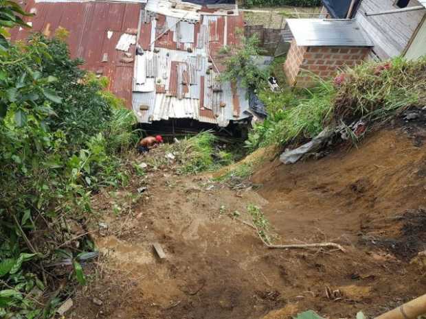 En Chinchiná desalojan viviendas debido a un derrumbe