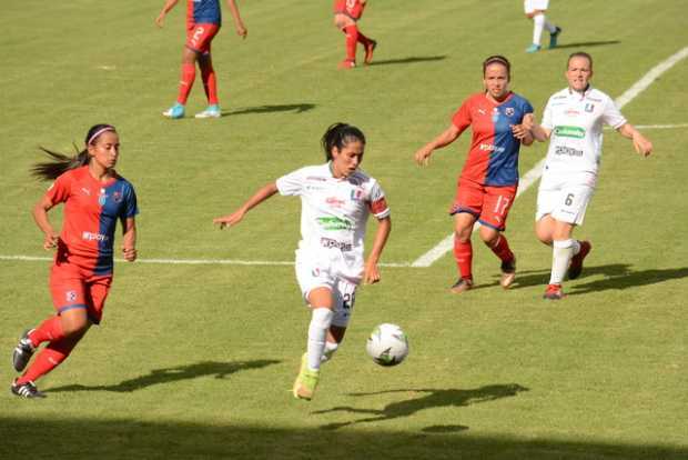 Futbolistas colombianas piden que no las dejen a un lado durante la pandemia