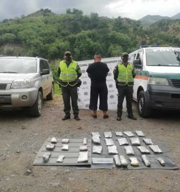 Lo detuvieron con 10 kilos de marihuana en la vía Cauyá- La Pintada