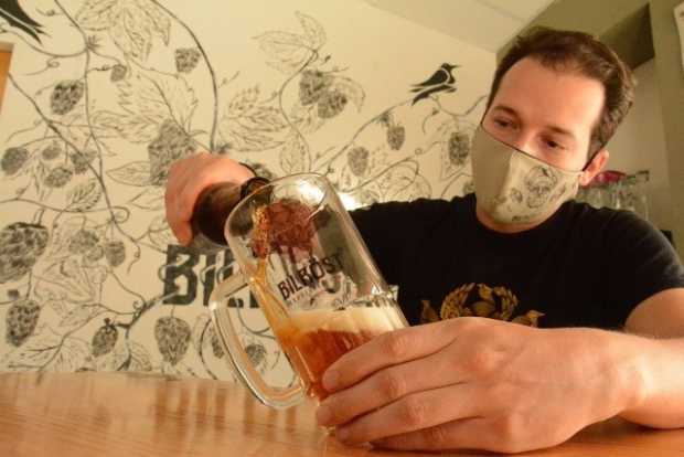 Sabor artesanal: empresa manizaleña fabrica cerveza
