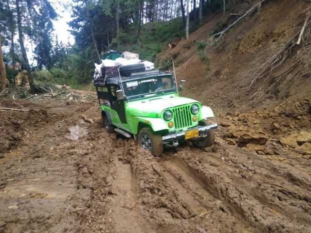 Vía que comunica a Riosucio con Jardín (Antioquia).