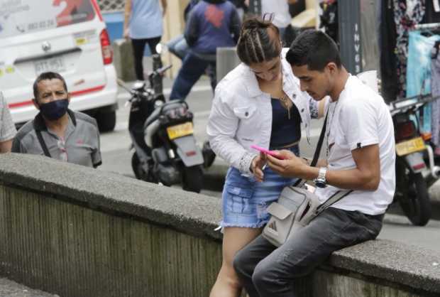 Un fallecidos y 320 contagiados este domingo en Caldas 