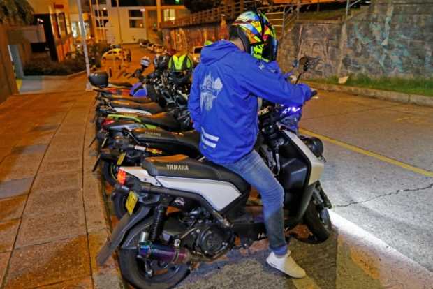 Sepa cómo tramitar por internet el permiso para transitar en moto hasta las 11:30 p.m. en Manizales Sepa cómo tramitar por internet el permiso para transitar en moto hasta las 11:30 p.m. en Manizales