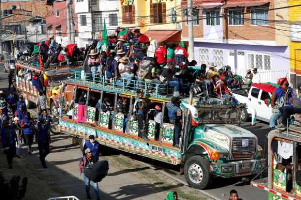 La minga indígena ayer en la mañana a su paso por Fusagasugá (Cundinamarca).