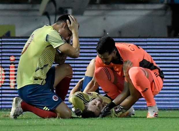 El momento de la lesión de Santiago Arias. 