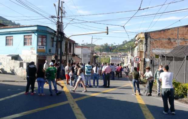 Protestan por cambio en piloto de bares y cantinas en Chinchiná 