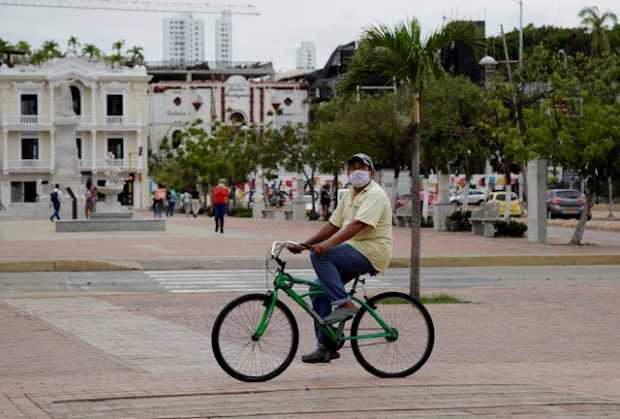 Colombia sobrepasa los 900 mil contagios de covid-19 al sumar 8.447 nuevos casos Colombia sobrepasa los 900 mil contagios de covid-19 al sumar 8.447 nuevos casos