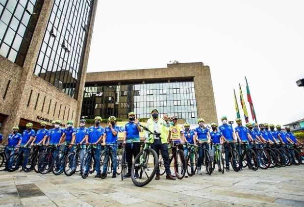 Presentan equipo de ciclismo Supergiros y Susuerte 