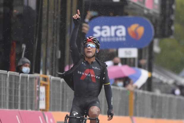 El ecuatoriano Jhonatan Narváez se impone en la etapa duodécima del Giro de Italia 