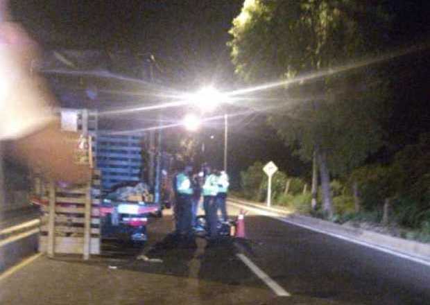 Esquivó la camioneta, atropelló y se mató en moto en la Panamericana