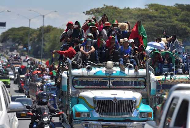 Indígenas se plantan ante Gobierno de Iván Duque por violencia y tierras Indígenas se plantan ante Gobierno de Iván Duque por violencia y tierras