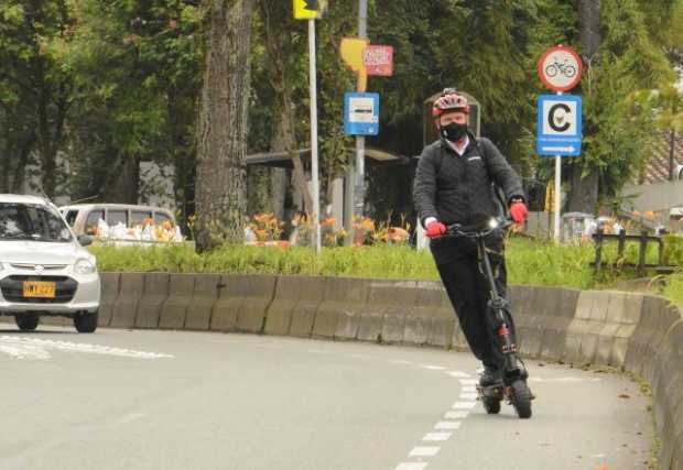 Patinetas eléctricas, más que juguetes: recomendaciones al conducirlas 