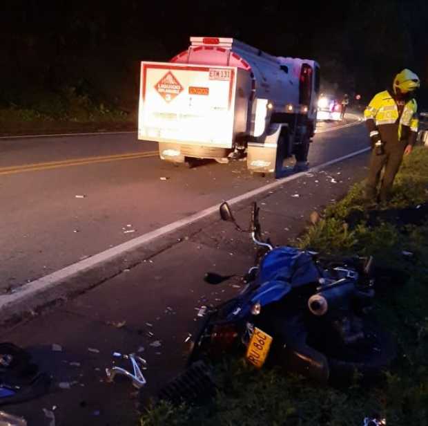Un motociclista muerto en accidente de tránsito en vía entre Manizales y Chinchiná Un motociclista muerto en accidente de tránsito en vía entre Manizales y Chinchiná