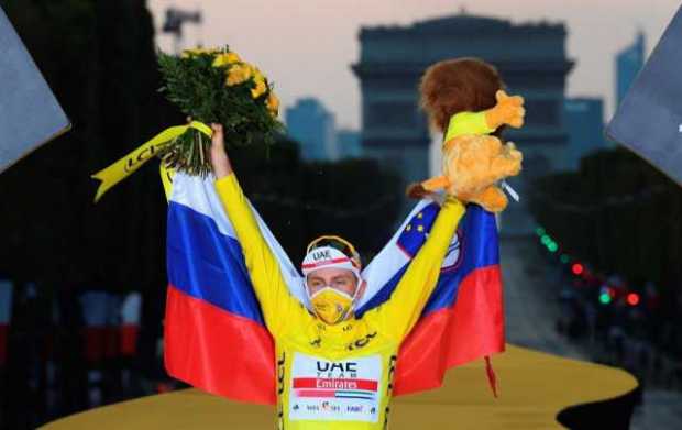Tadej Pogacar se consagró en el Tour de Francia con 21 años. Hoy cumple 22 años. 