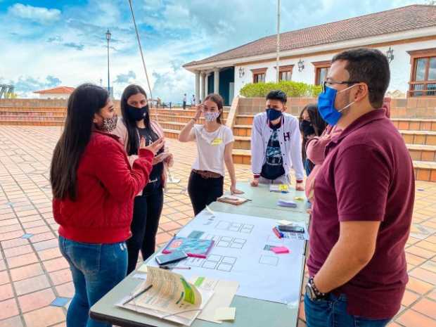 Listos para trabajar en Gabinete Juvenil de Manizales Listos para trabajar en Gabinete Juvenil de Manizales