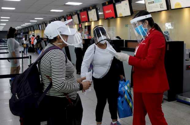 Colombia acumula 21.817 personas fallecidas por covid-19 