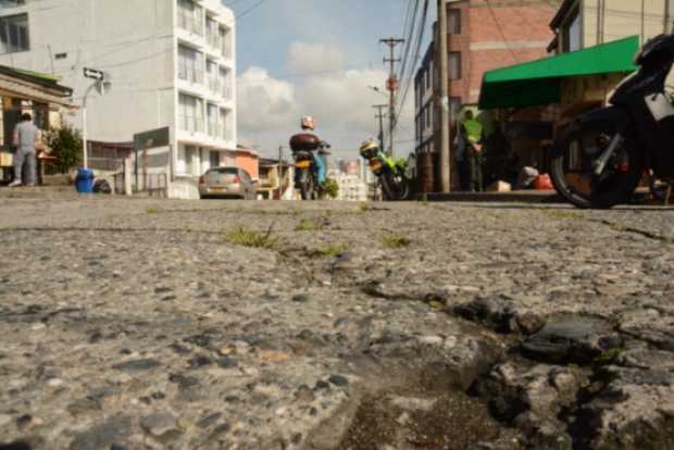 Mal estado en la vía Barrio Alta Suiza