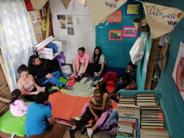 Escuelas con corazones en el barrio