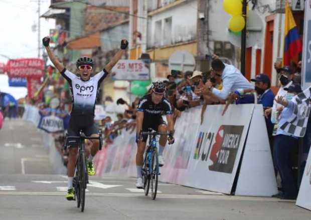 Aldemar Reyes ganó hoy la etapa de la Vuelta a Colombia en Belalcázar