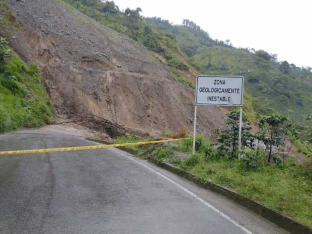 Vía Manzanares-Petaqueros permanece cerrada en el sector Buenavista