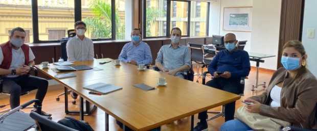 Empresarios franceses analizan la viabilidad de un cable aéreo entre Manizales y Mariquita