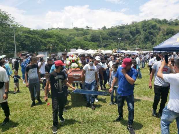 En Irra (Risaralda) despidieron a los 11 mineros muertos en Neira
