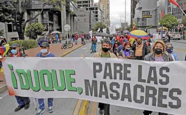 Foto | EFE | LA PATRIA   Integrantes de centrales obreras y sindicatos rechazaron las masacres de líderes sociales, exigieron el