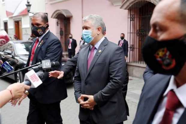 Iván Duque advierte que la divulgación de contratos pone en riesgo la vacunación