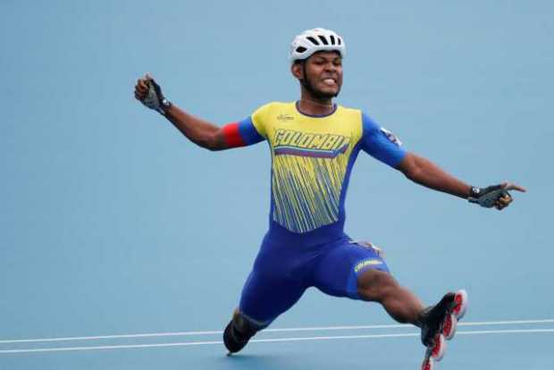 Salomón Carballo de Colombia compite hoy, en la prueba 200m metra contra meta en los Juegos Panamericanos Junior en el Patinódro