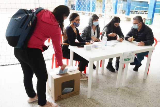 7 mil 979 jóvenes han votado hasta las 12:00 del mediodía: reporte preliminar de la Registraduría