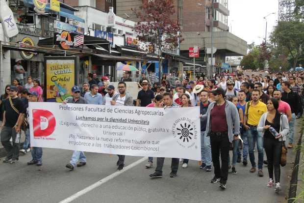 Foto I Cortesía para LA PATRIA  Estudiantes y profesores universitarios han dado la lucha por la financiación de las U. públicas