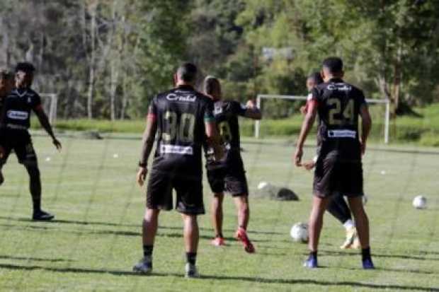 Once Caldas entrenamiento