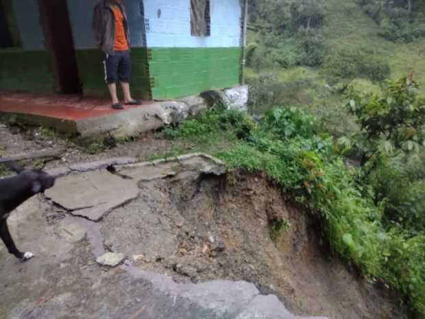 Una vivienda afectada en Pueblo Nuevo (Pensilvania) por lluvias de anoche