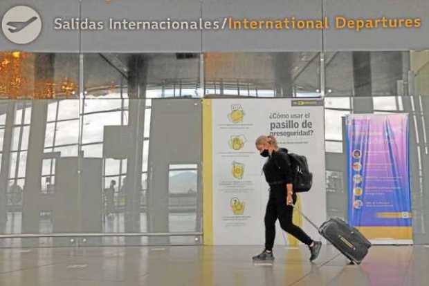 Los vuelos desde y hacia Leticia también fueron suspendidos por 15 días. Los vuelos desde y hacia Leticia también fueron suspendidos por 15 días.