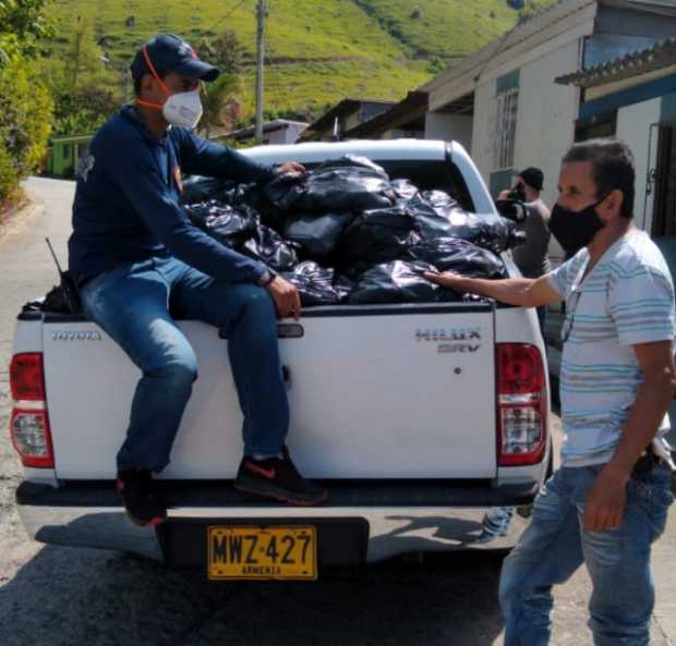 Ayudas de Fundación Uriel Villegas en Salamina
